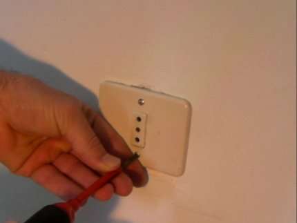 sostituire presa elettrica sostituire una presa elettrica