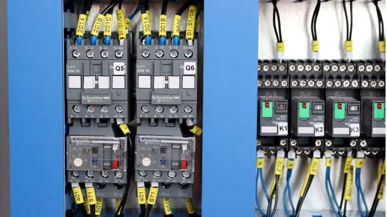 Relè di comando e contattori