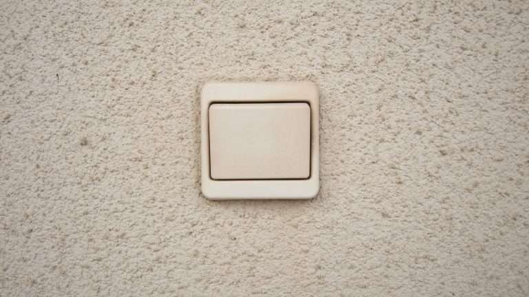 Interruttore unipolare