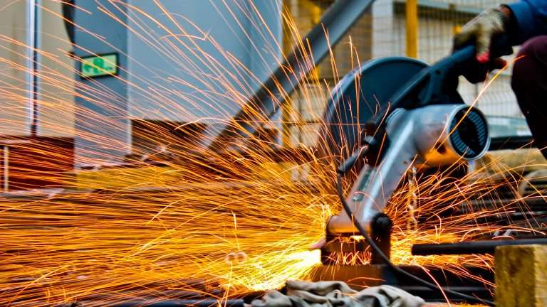 Troncatrice o segatrice a nastro