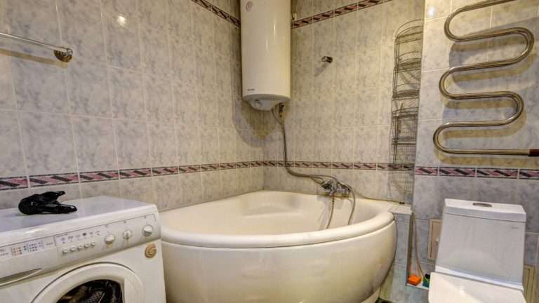 Svuotamento pulizia e sostituzione dello scaldabagno