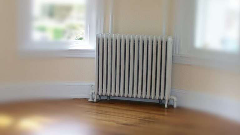 Valvola di sfiato per termosifoni