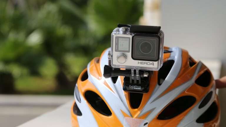 Casco con telecamera GoPro integrata