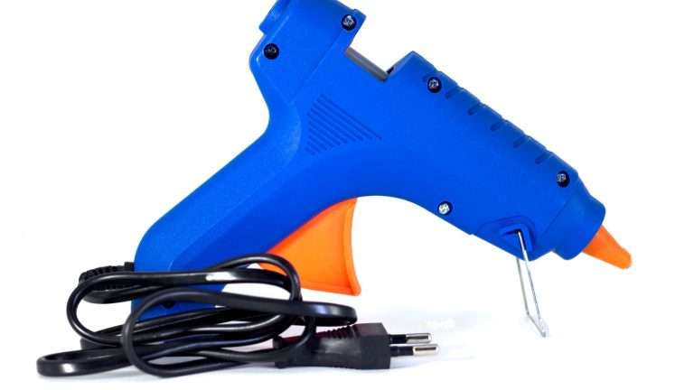 Pistola e colla a caldo
