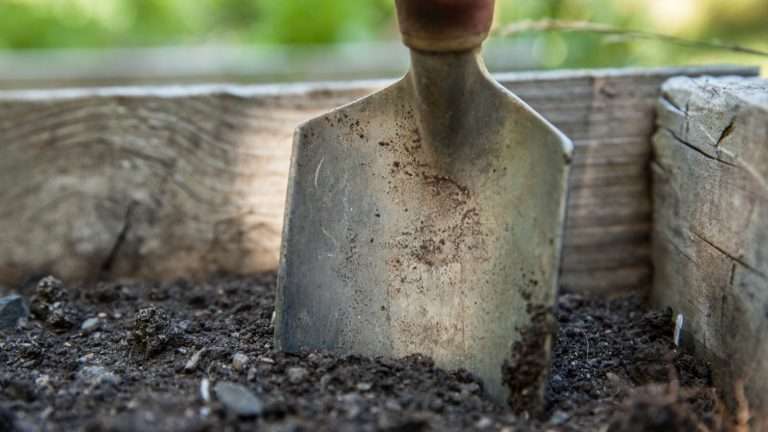 Attrezzatura speciale per impianti da giardino