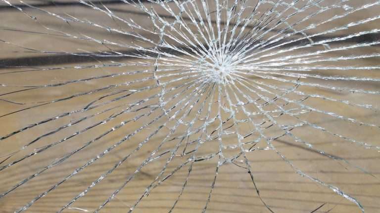 Riparare un vetrocamera rotto (doppio vetro)