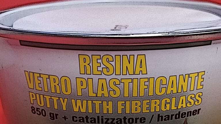 Kit per riparazioni in vetroresina