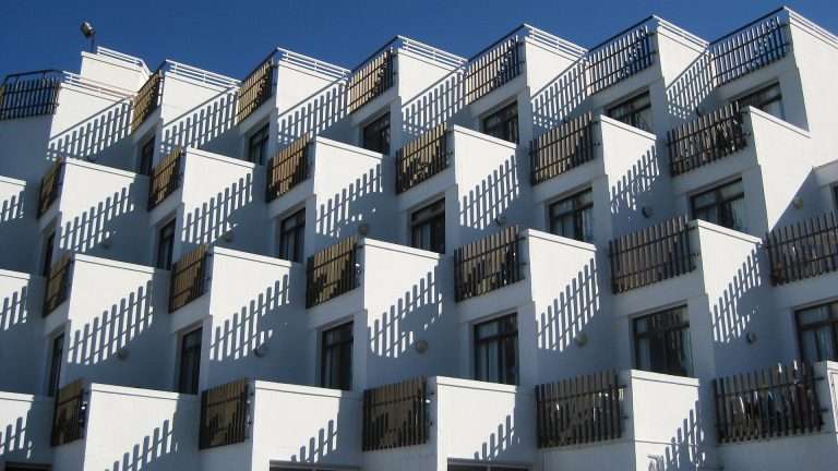 Condominio: in caso di abusi edilizi l'amministratore può agire direttamente