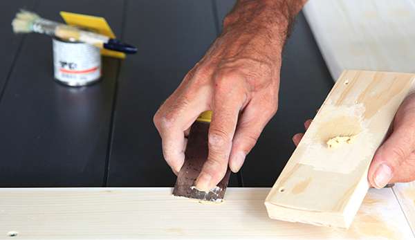 utilizzare lo stucco per legno