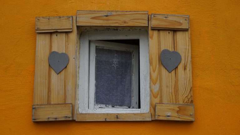 Zanzariere: come avere la detrazione fiscale al 50%