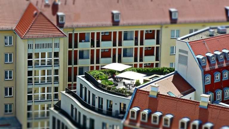 Aprire una finestra in casa: i permessi da chiedere