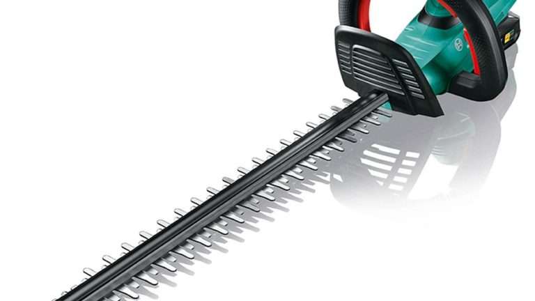 Prime Day: tagliasiepi elettrico Bosch a soli 104€!