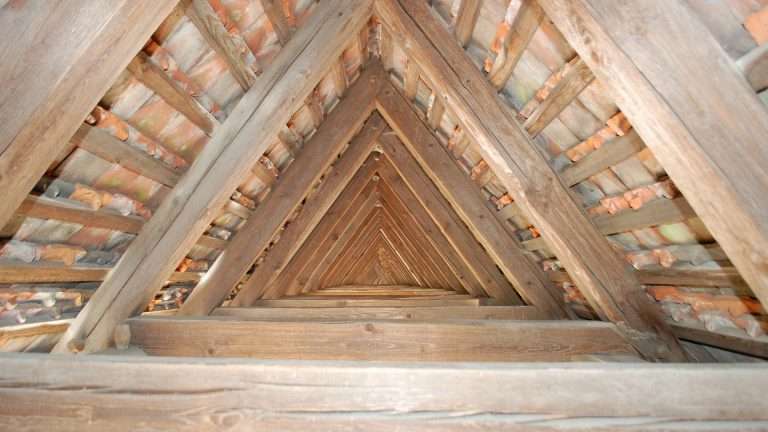 Ristrutturare il sottotetto: ad ogni lavoro, il suo permesso