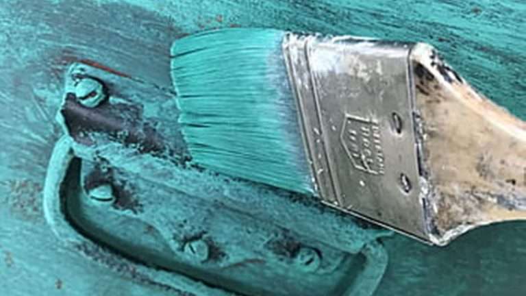 Come verniciare un mobile (laccato, in legno o antico): la guida