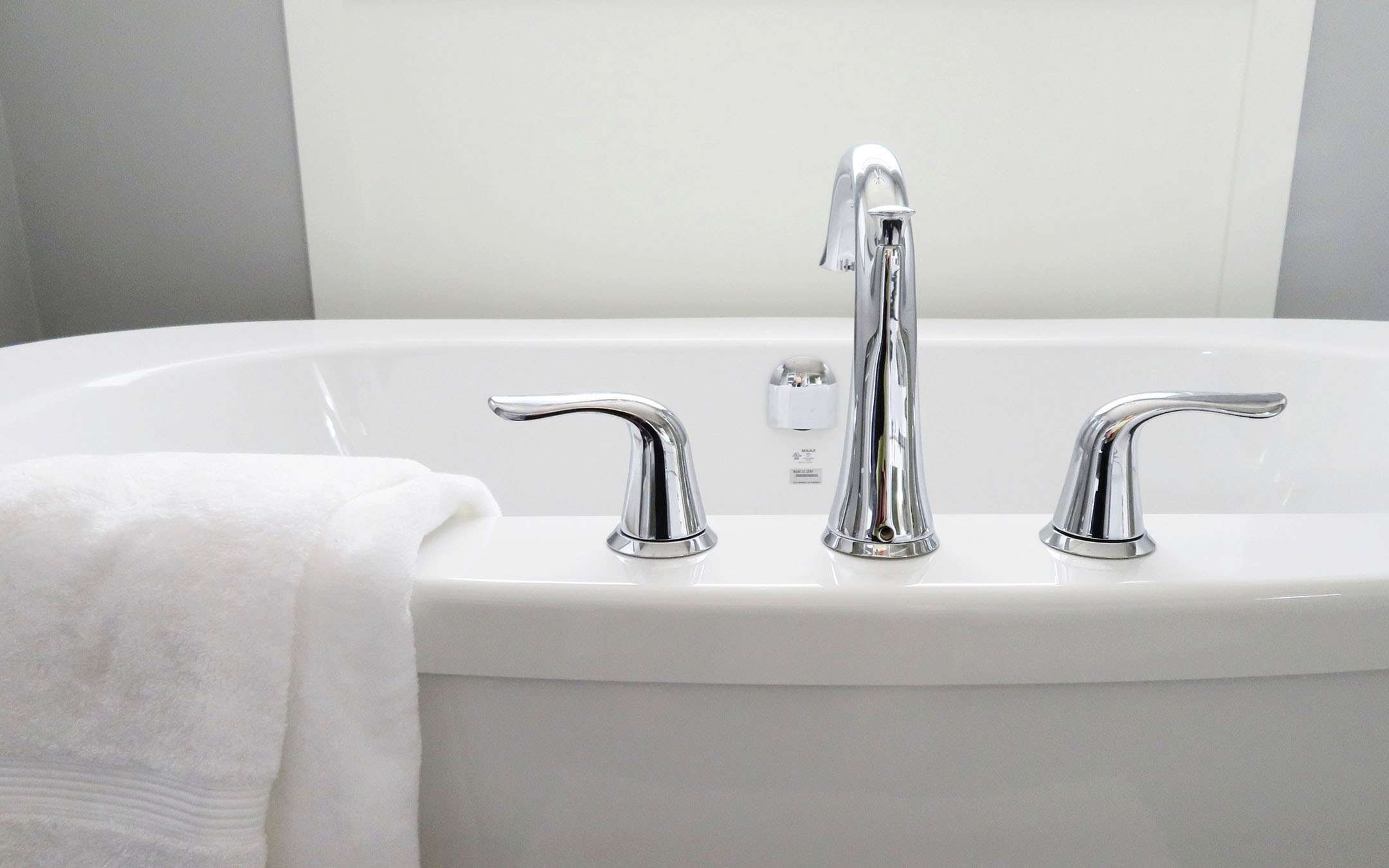 Tipi di rubinetti bagno (stile e caratteristiche): guida alla scelta
