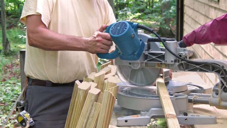 Ringhiera in legno per esterno fai da te