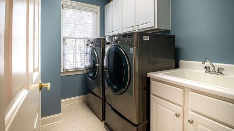 Arredare una lavanderia in poco spazio: cosa serve