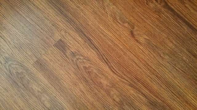 Cambiare colore al parquet: prodotti e consigli