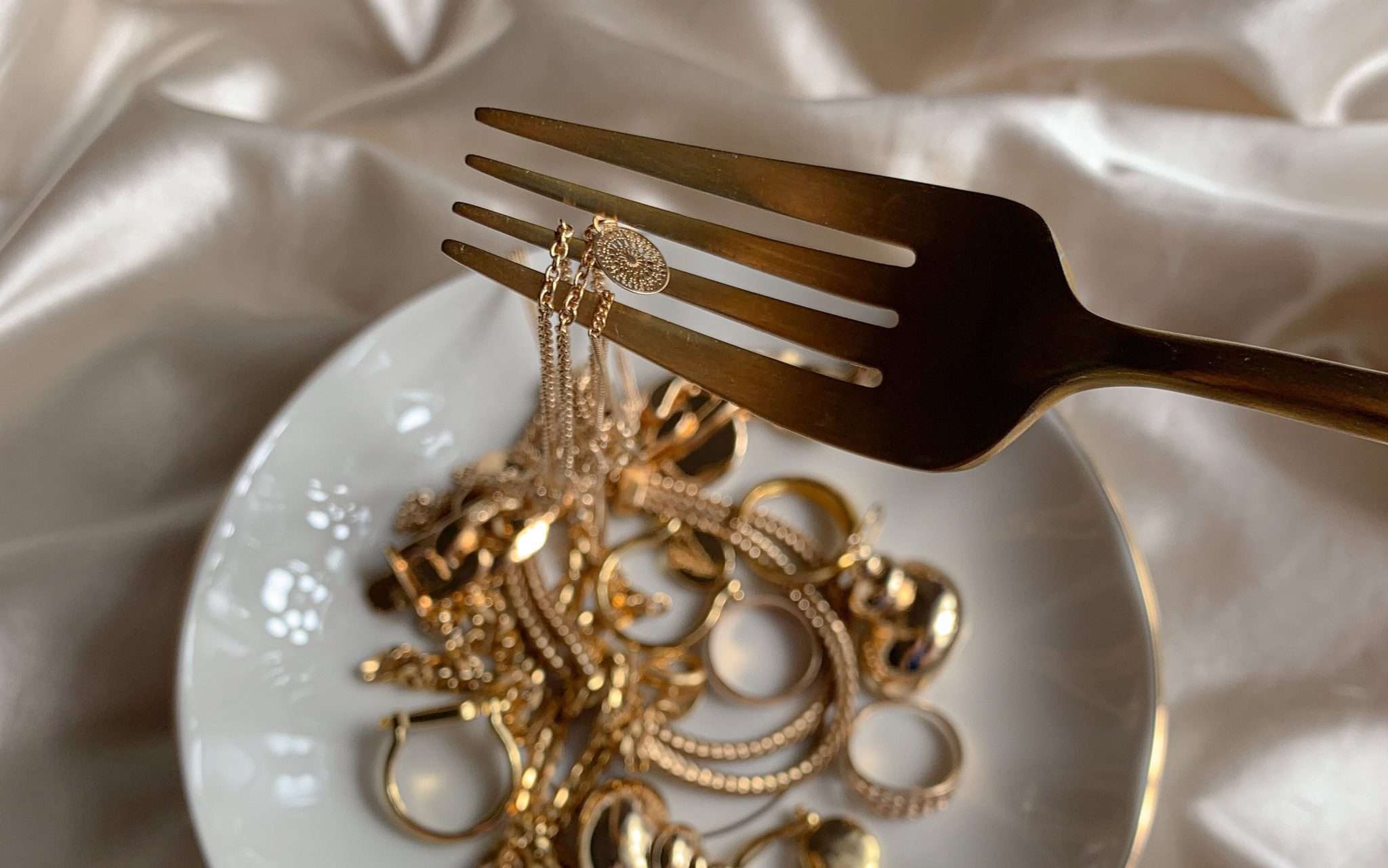 Come Pulire Gli Anelli In Argento Come pulire l'argento annerito: prodotti e consigli pratici
