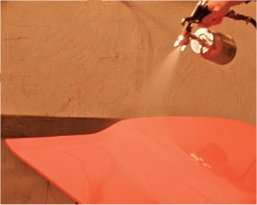 tecnica per la venniciatura a spruzzo