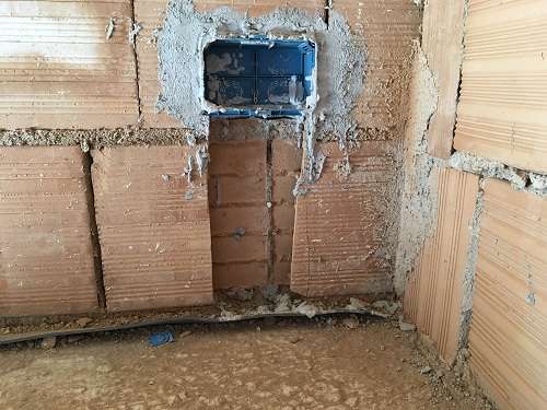 scatola di derivazione murata scatola di derivazione incassata su parete in laterizio