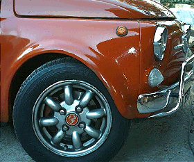 fiat 500 modello vecchio con modifica freni a disco