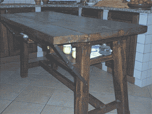 tavolo in legno pieghevole aperto