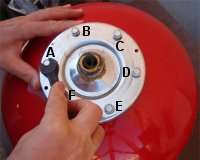 serraggio bulloni vaso espansione