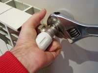 procedura di montaggio valvola termosifone